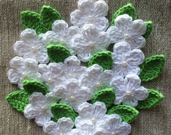 50 Crochet flowers and leaves - White Soft Cotton - Size 28mm - 30mm