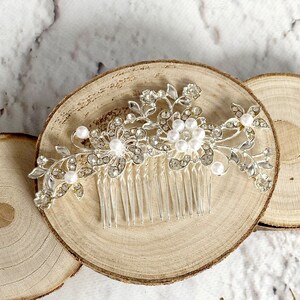CARRIE Silver Crystal Pearls Bridal Art Deco Hair Comb, Downton Abbey Gatsby comb, Bridal Hair Accessory, Bridal Crystal Headpiece