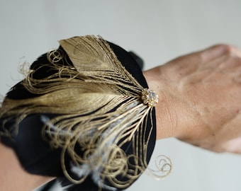 Gold Black Crystal Corsage, Gatsby 1920s Wedding Wristlet Feathrs Keepsake, Gold Feacock Wrist Corsage, Prom Mother Bridesmaid Corsage gift