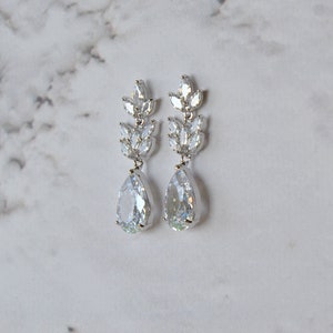 VICKY Crystal Bridal Earrings, Wedding earrings, Wedding Jewelry, Long Bridal earrings, Bridesmaids,  Leaf  tear drop Crystal Stud Earrings