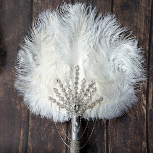 White Gorgeous Rose Gold Bridal Fan, brooch Bouquet, Ostrich Big alternative Feather Fan, Bridal Bouquet Great Gatsby 1902s wedding bouquet