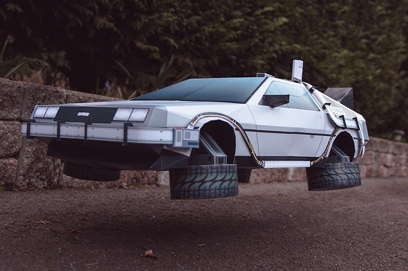 Tillbaka till framtiden DeLorean tidsmaskin | Gör-det-själv 3D-papperspysselbilmallar, papperspysselmodell för vuxna och barn, direkt nedladdning i PDF-format bild 3