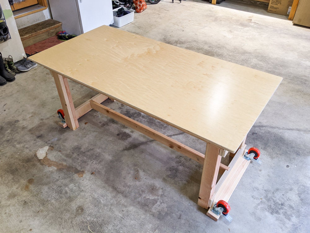 Workshop table cheap on wheels