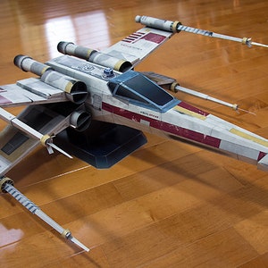 Modelli di carta 3D fai da te ispirati a Star Wars X-Wing Starfighter-X, modello di carta per adulti e bambini, kit di carta per download istantaneo PDF