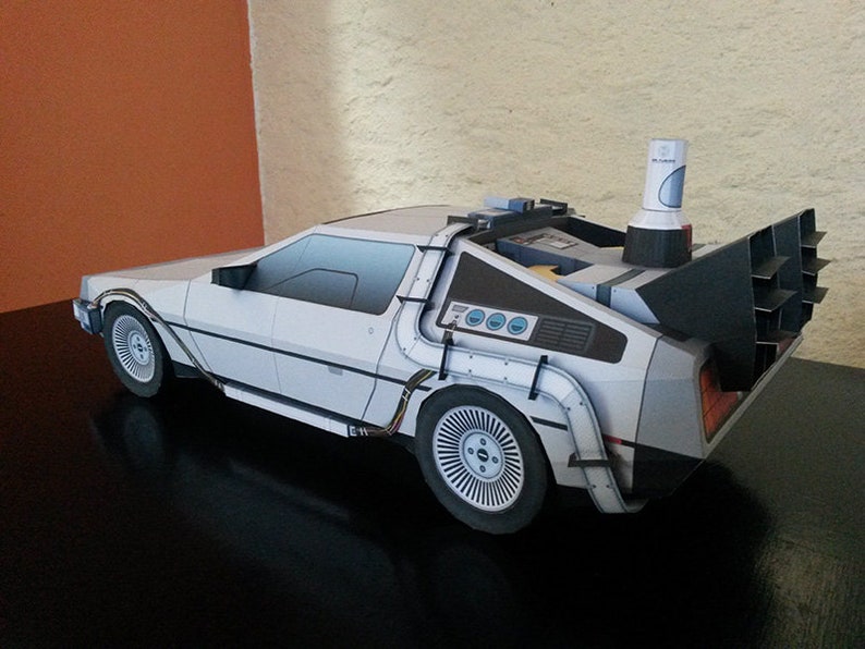 Tillbaka till framtiden DeLorean tidsmaskin | Gör-det-själv 3D-papperspysselbilmallar, papperspysselmodell för vuxna och barn, direkt nedladdning i PDF-format bild 2
