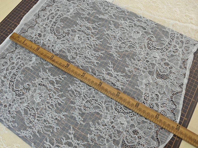 Hight quality ivory lace Fabric ,off White Chantilly Lace fabric for wedding,Lace trim 50 Centimeters