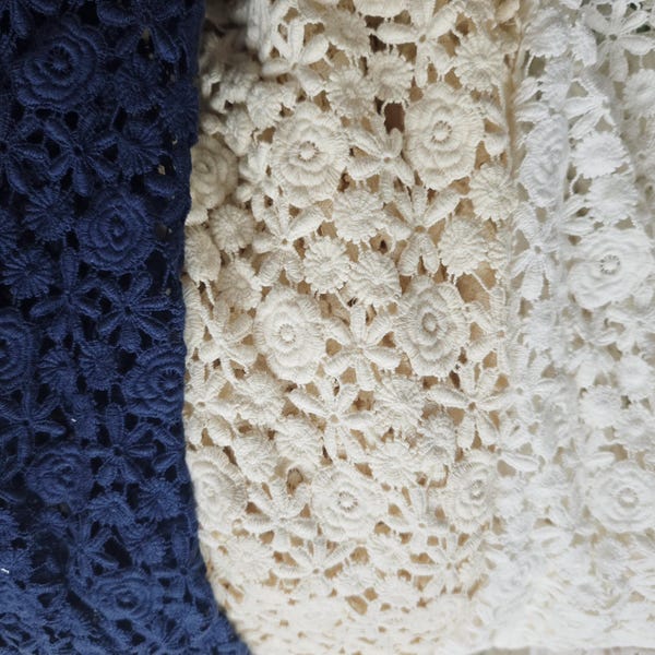 Tecido de renda de algodão branco com estampa floral para casamento, bordado elegante de flores, tecido de renda de algodão marfim, tecido de renda branca, renda com pequenas flores - 115 cm