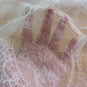 Weiche Chantilly-Spitzenstoff, Wimpern Spitzenstoff, off White Chantilly-Spitzenstoff für Hochzeit 59 &quot;Breite 3 Meter