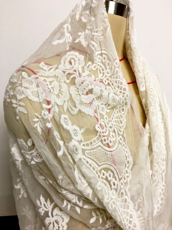 embroidered silk dress fabric uk Silk Lace Fabric,cotton Embroidery on 100% Silk Fabric,wedding Dress Fabric,flower Embroidery,lace Chiffon,embroidery Chiffon-1a3196