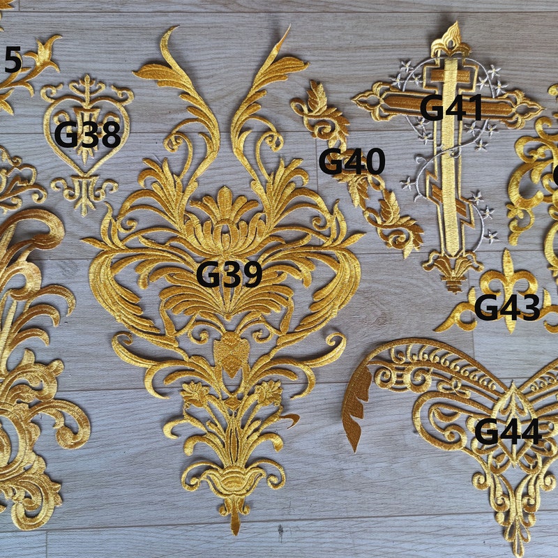 Gold ring applique top