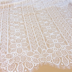 Chantilly Spitze, off White floral Spitzenstoff für Hochzeit 150 cm Breite, schwarzer Spitzenstoff