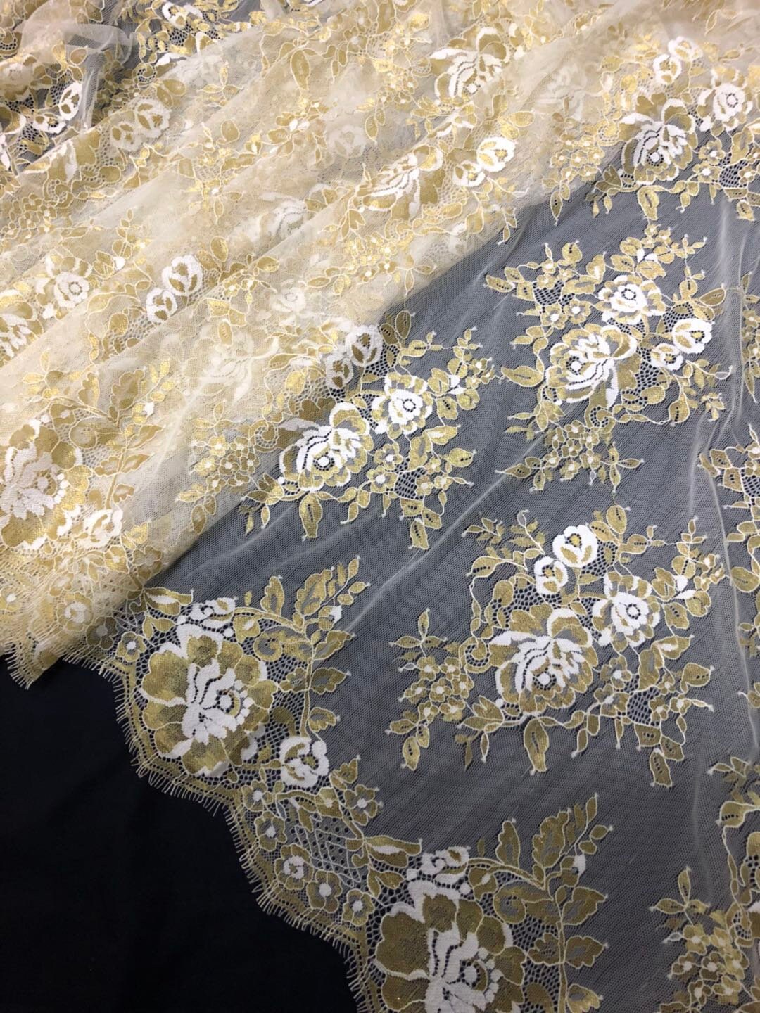 SALE Chantilly Lace in White 3 yds Long Exquisite Eyelash Lace Wedding Bridal Veils Lace Costume Design