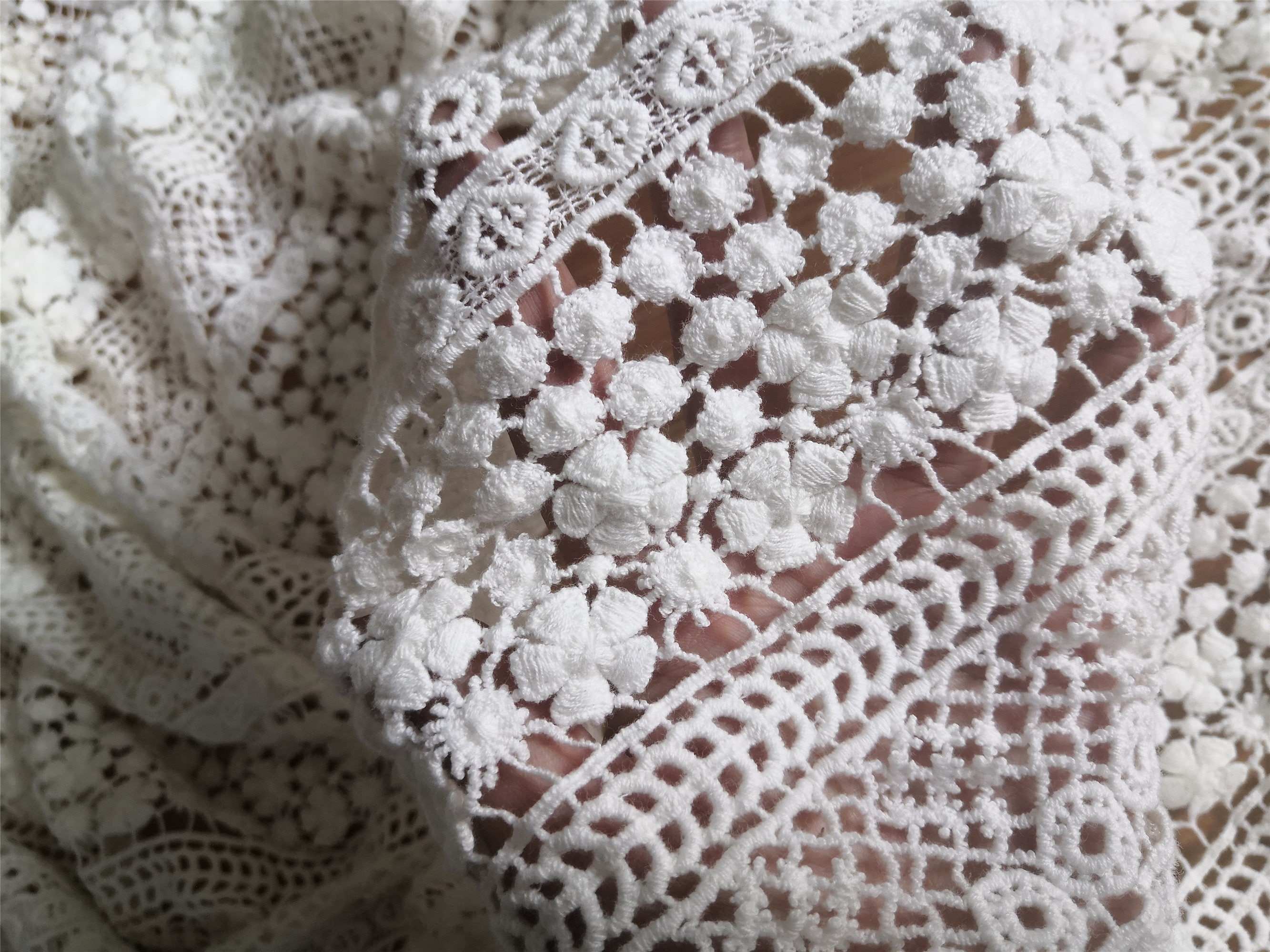 Off White Lace Fabric With Retro Floral Pattern, Bridal Lace Fabric,guipure  Lace Fabric, Crochet Lace Fabric, Venise Lace Fabric 