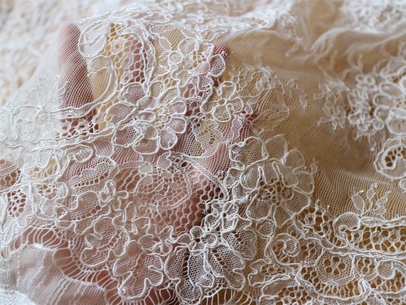 Corded Lace Fabric, Chantilly Lace Fabric, 59 Inches Wide for Veil