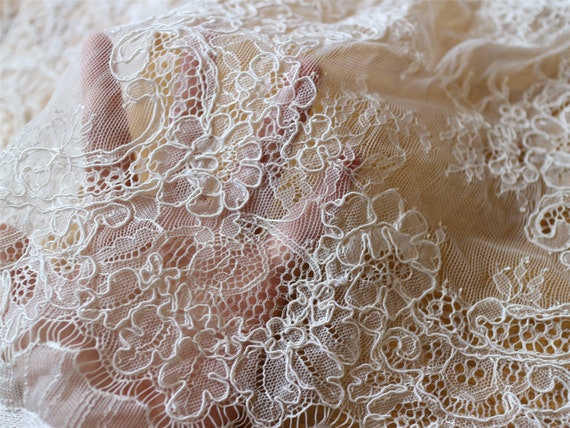 Corded Lace Fabric, Chantilly Lace Fabric, 59 Inches Wide for Veil