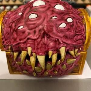 Dungeons and dragons mimic dice box