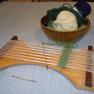 The "Minnow" Small Hand Held Loom