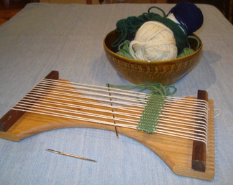 The "Minnow" Small Hand Held Loom