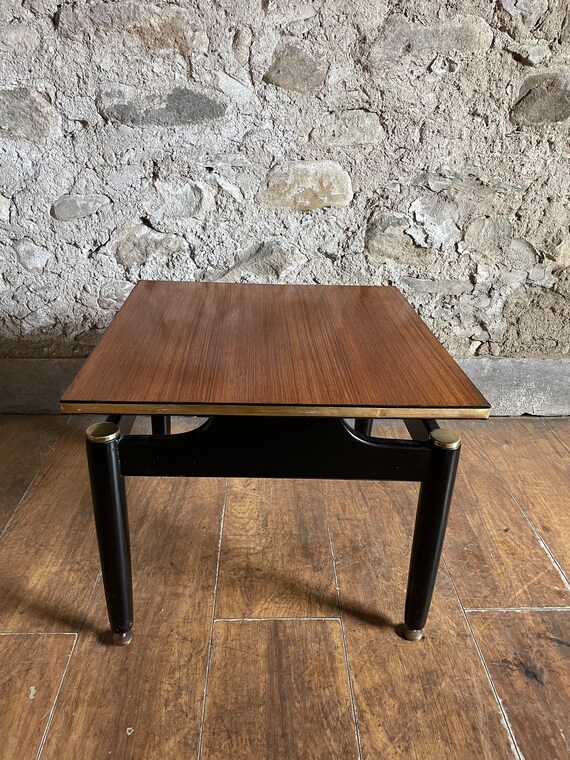 Silver side outlet table the range