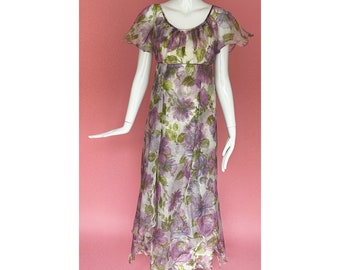 Robe en mousseline de soie à fleurs violet Coco California des années 60