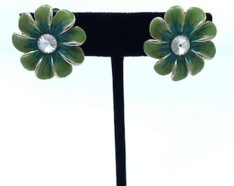 Vintage Green Daisy Flower Clip-on Earrings | Estate Costume Jewelry | Green and Teal Resin Acrylic over Silver Tone