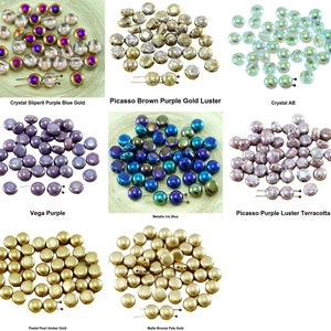 Peut inclure: Assortiment de perles de verre de différentes couleurs et finitions, notamment violet, or, bleu et terre cuite. Les perles sont rondes et ont une finition lisse et brillante.