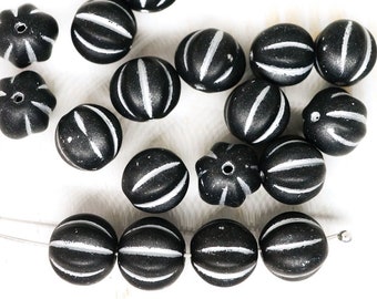 16pcs Jat Black Silver Striped Melon Halloween Pumpkin Fruit Fall Round Beads Czech Glass 8mm