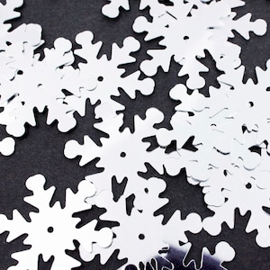 20g di Argento Metallico in Alluminio Piatto di Fiocco di neve di Natale Forma Paillettes Confetti Paillettes cucite Sulla Spilla Ricamo 25m