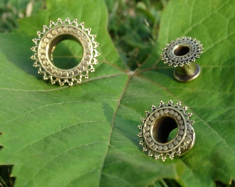 Sun flower ear tunnel | price x 1 | gauged ear | brass tunnel | hippie style | golden color - old gold color | ear tunnel | ear plug