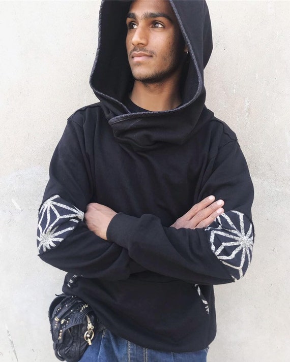 sudadera negra adornos dorados sudadera negra adornos dorados