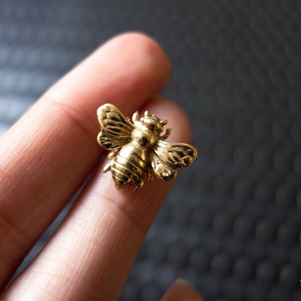 broche abeille, broche pour les vêtements, accessoires alternatifs, steampunk, foncé, insecte, épingle à insectes, broche mouche, accessoires en laiton, mouche