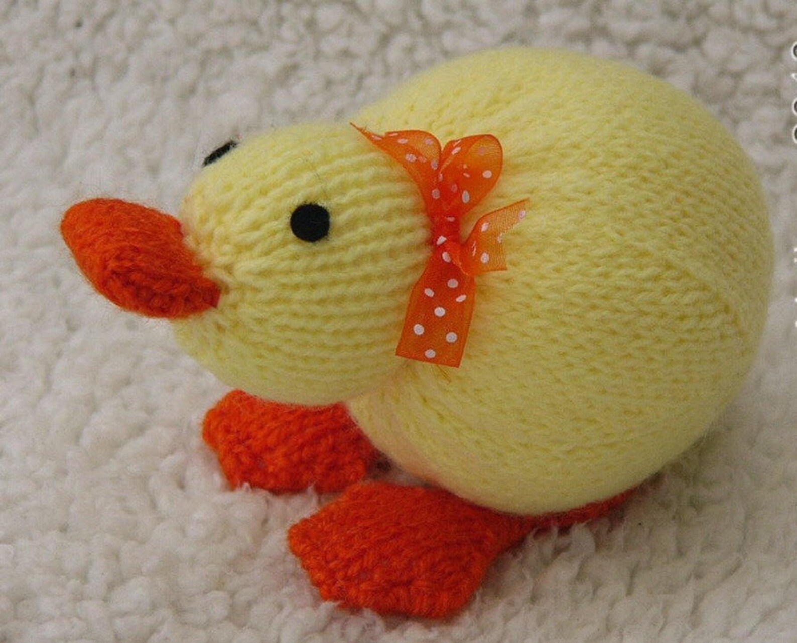 Béguin canard tricoté main pour des de 0 à 3 mois, 100% laine