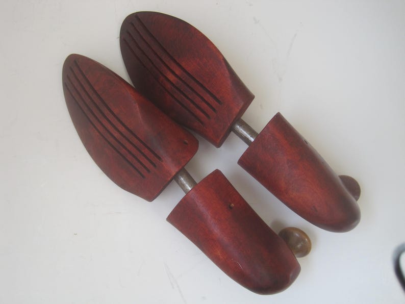 Pair of Vintage Men's Wood & Metal Shoe Trees/Forms, 10.75"/6C, Articulated, Mahogany Stain Solid Wood, Use or Display, Masculine Home Decor Bild 4