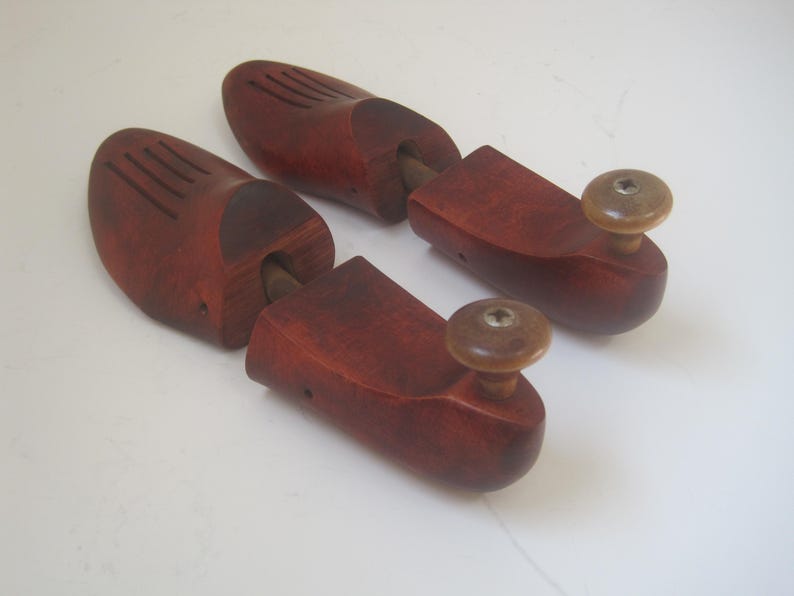 Pair of Vintage Men's Wood & Metal Shoe Trees/Forms, 10.75"/6C, Articulated, Mahogany Stain Solid Wood, Use or Display, Masculine Home Decor Bild 1