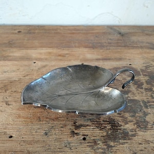 Antike Versilbert Blattform – Vintage Deko Schale – Schmuckschale aus Metall – 1950er Jahre