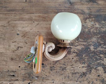 Antike Wandleuchte mit runder Sockel – Vintage Wandlampe 60er Jahre Retro Stil