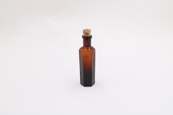 Antike Apotheker-Flasche aus Braunglas · Vintage Medikamenten-Behälter H ≈ 10 cm · B ≈ 3 cm · leer S9