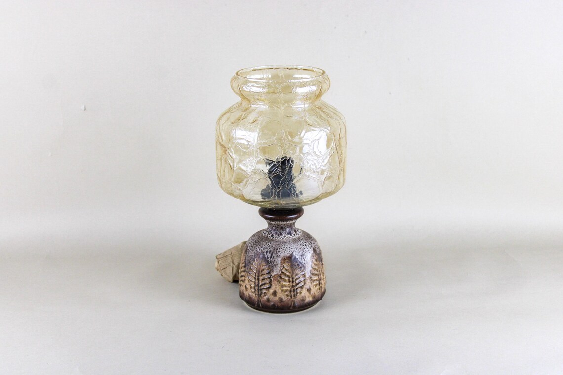 Vintage Mid-Century Tischlampe | Keramik lava | Bernsteinfarbenes Craqueléglas | 1960er–1970er Jahre | Retro Designleuchte, photo 1 sur 5