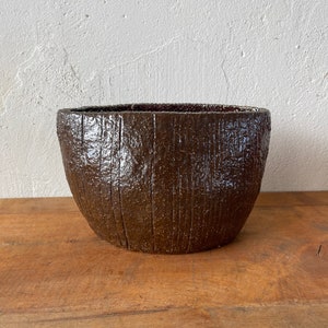 Japanische Keramikvase – Folk-Art Stil – Handgefertigt – 13 cm x 20 cm – Einzigartiges Design