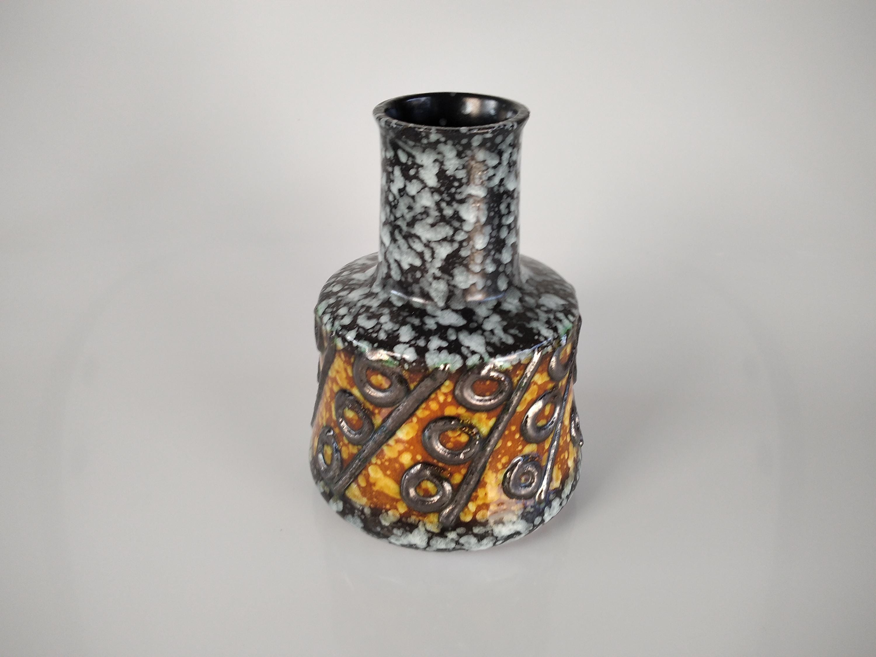 ヴィンテージ ショイリッヒ 陶器花瓶 2909 – 西ドイツ ファットラバ