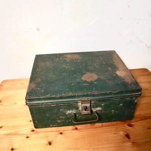 Alte Metallkiste Patina Geldkasette vintage lockbox