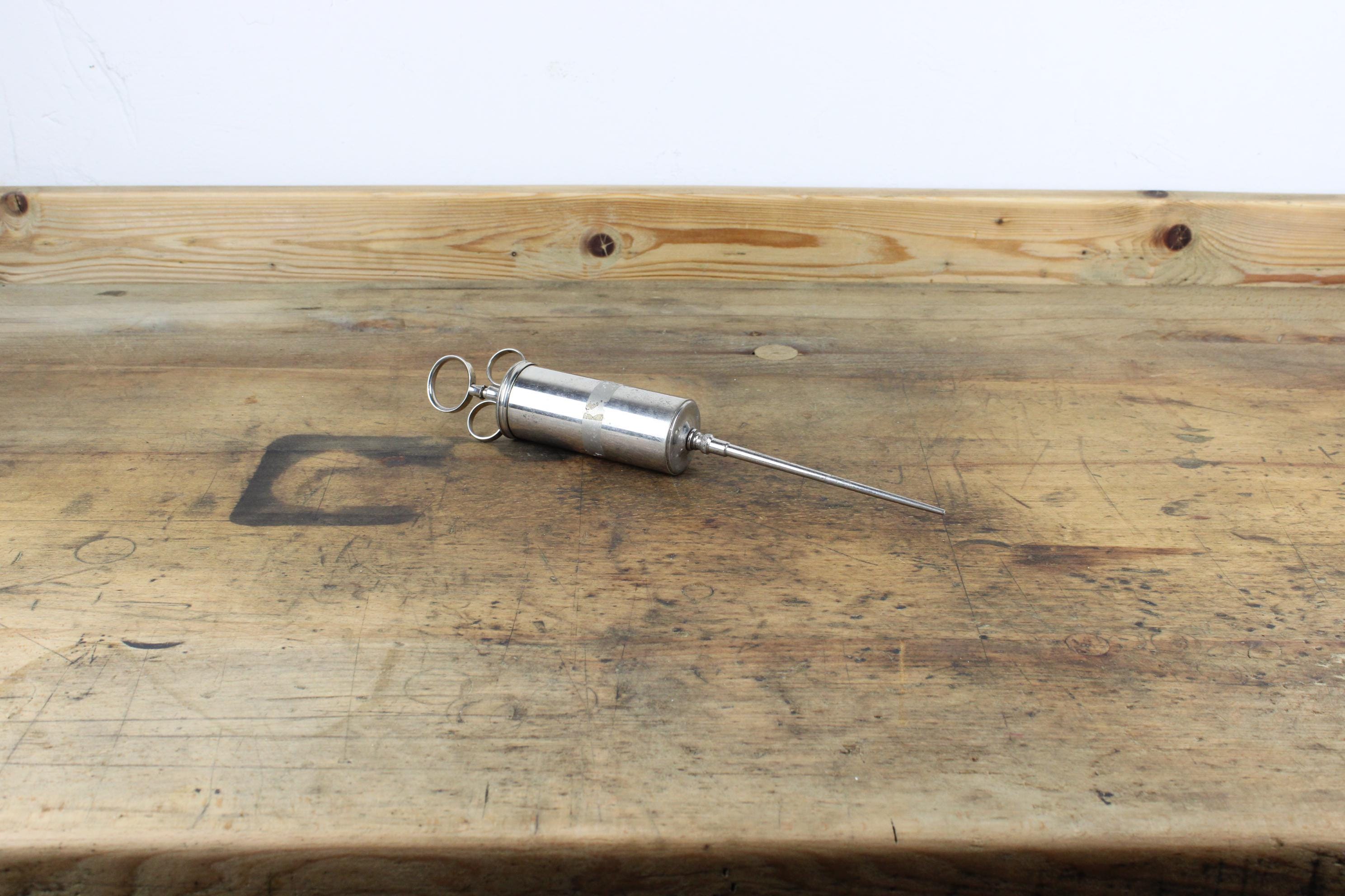 Antike Metall-spritze (wiederverwendbar) – 19./20. Jh. Medizinisches Gerät, Edelstahl, Sammler-instrument