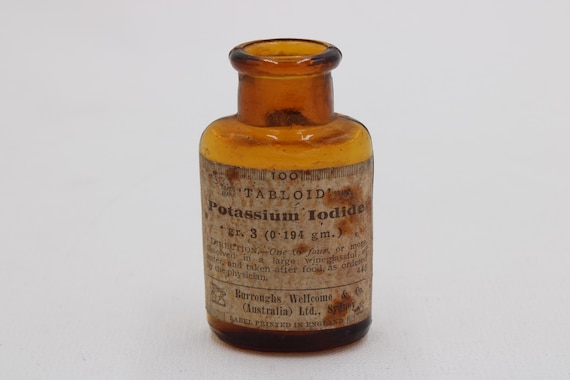 Antike Arzneiflasche „TABLOID“ • Burroughs Wellcome & Co. Australia Ltd. • leerer Bernstein-Glas-Behälter • H ≈ 6 cm · B ≈ 3 cm S9