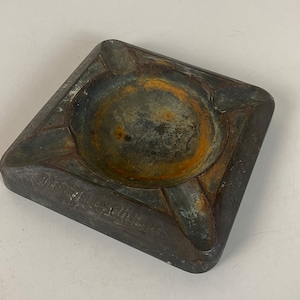 Vintage Aschenbecher Blech gepresst Patina pur