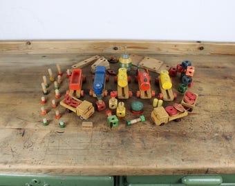 Großes Konvolut vintage Holzspielzeuge Haba Fahrzeuge & Bauklötze – Erzgebirge Stil, ca. 1940-1960 T3