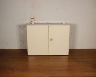 Pauly Fulda Wandhängeschrank – Vintage Space Age Medizinschrank 1950–70er Jahre, abschließbar