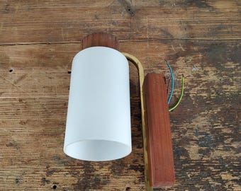 Antike Wandlampe Gold Vintage – Mid Century Wandleuchte mit weißem Sockel