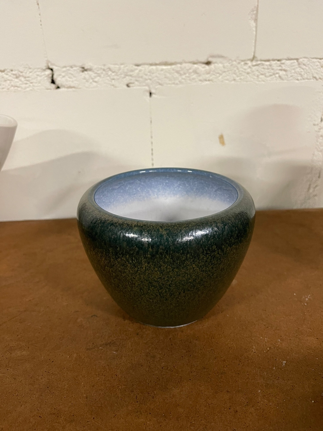 Root & Vessel Blumentopf 'Majestic' - Zylindrisch, Niedrig, Mattschwarz, 26,7 Cm, Mid-Century Modern Stil