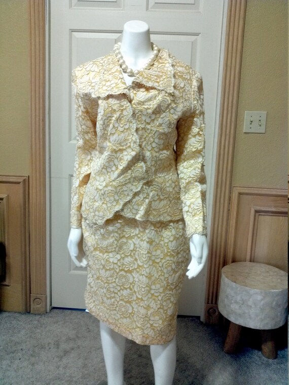 contrast lace suit