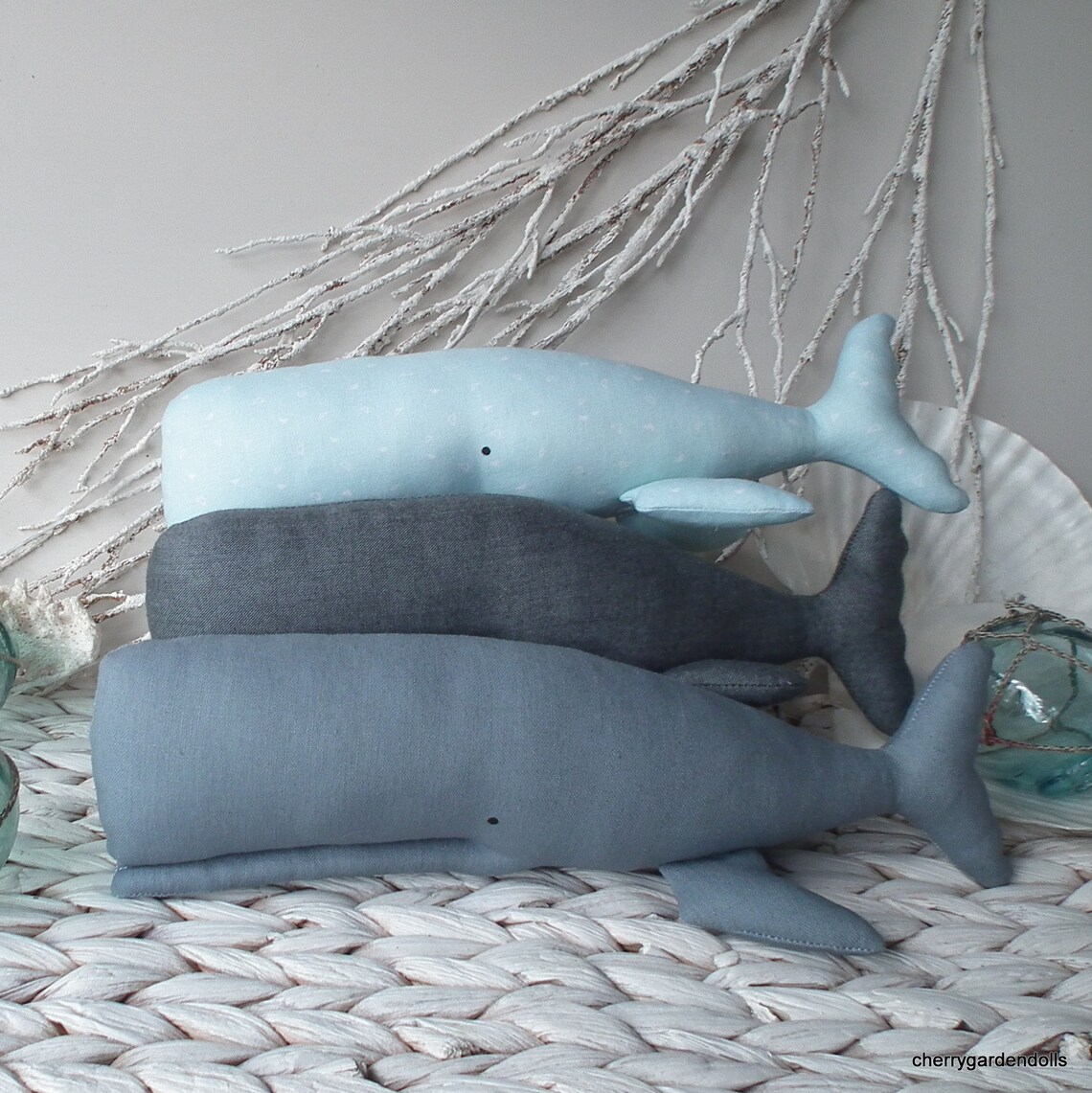 splashy whale pillow pet